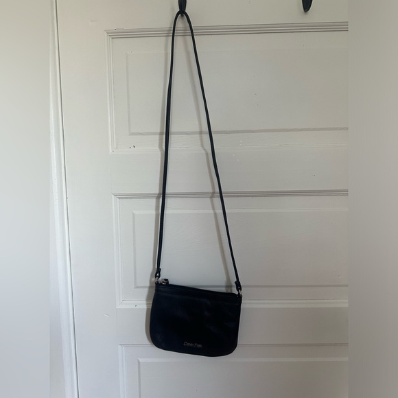 Calvin Klein purse - Picture 1 of 8